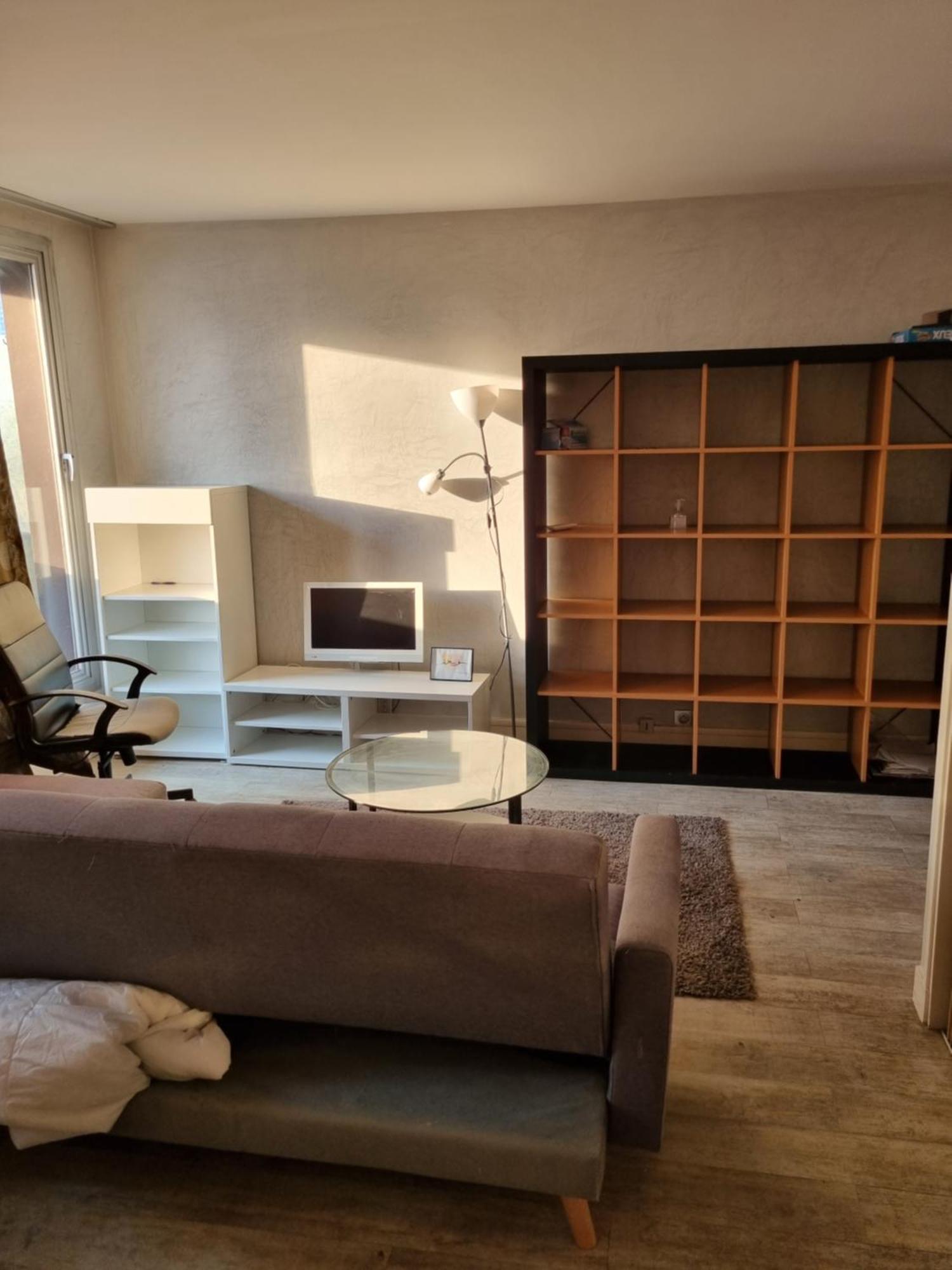 Apartment View In La Defense Puteaux